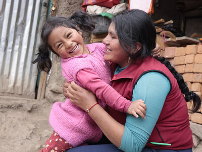 Photo: WFP/Henry Barreto A Peruvian mother with her child
